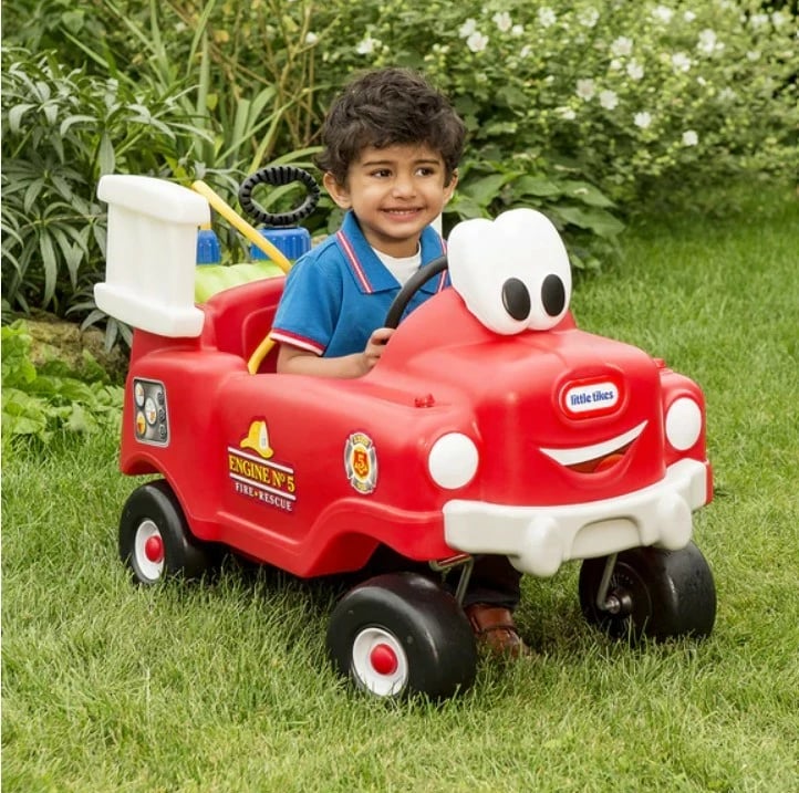 makinë ride-on për fëmijë, Little Tikes, Spray & Rescue Fire Truck 170287-PE13, me depo uji dhe zorrë spërkatëse, ngarkesë max 22.68 kg, 18+ muaj, plastikë, e kuqe/e bardhë makinë ride-on për fëmijë, Little Tikes, Spray & Rescue Fire Truck 170287-PE13, me depo uji dhe zorrë spërkatëse, ngarkesë max 22.68 kg, 18+ muaj, plastikë, e kuqe/e bardhë