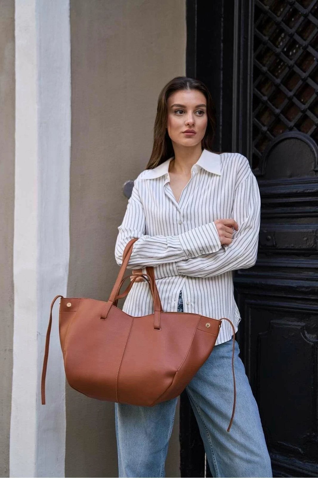 Çantë krahu Zoozie, ngjyrë tan, MK1020024SM25-001