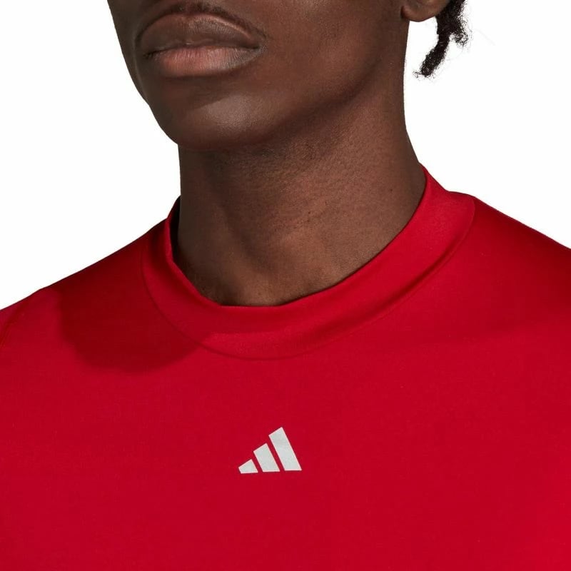 Bluzë adidas Techfit Cold.Rdy për meshkuj, e kuqe Bluzë adidas Techfit Cold.Rdy për meshkuj, e kuqe