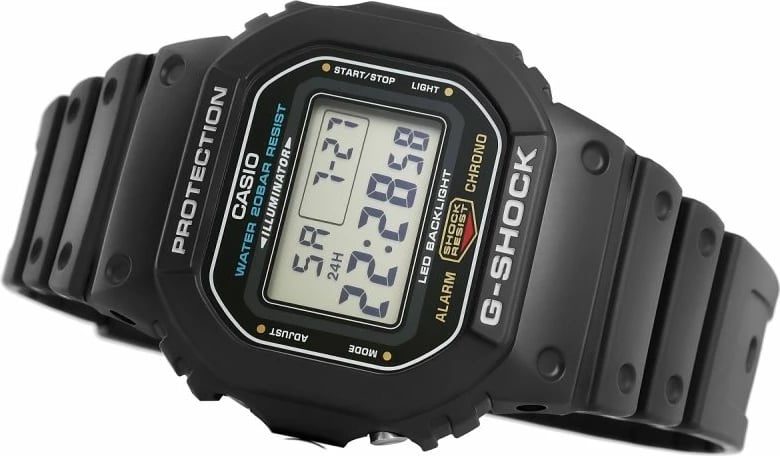 Orë dore për meshkuj Casio G-Shock, e zezë