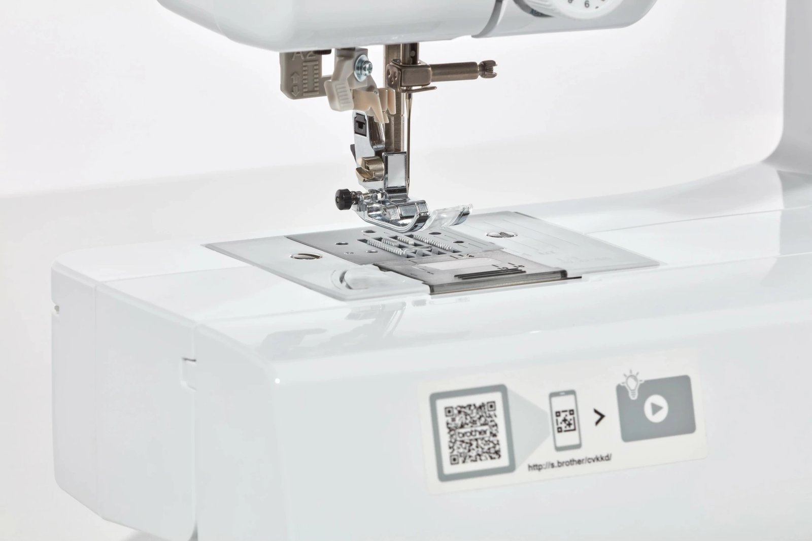 Makine qepëse Brother CS10s elektronike e bardhë