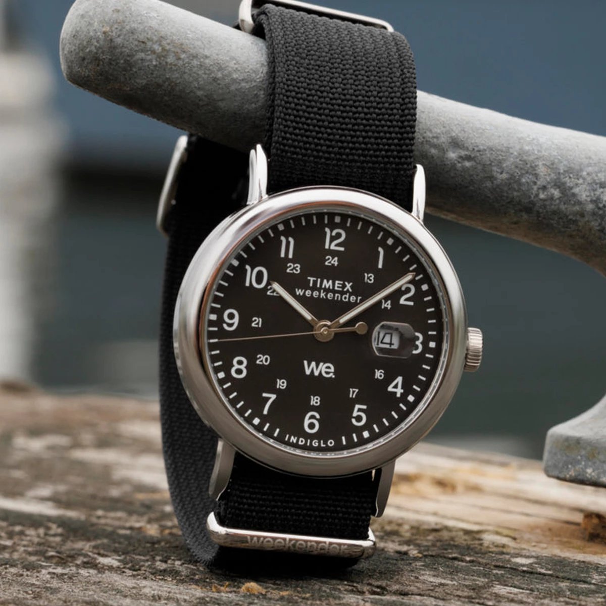 Orë dore TIMEX TW2W86100, e zezë