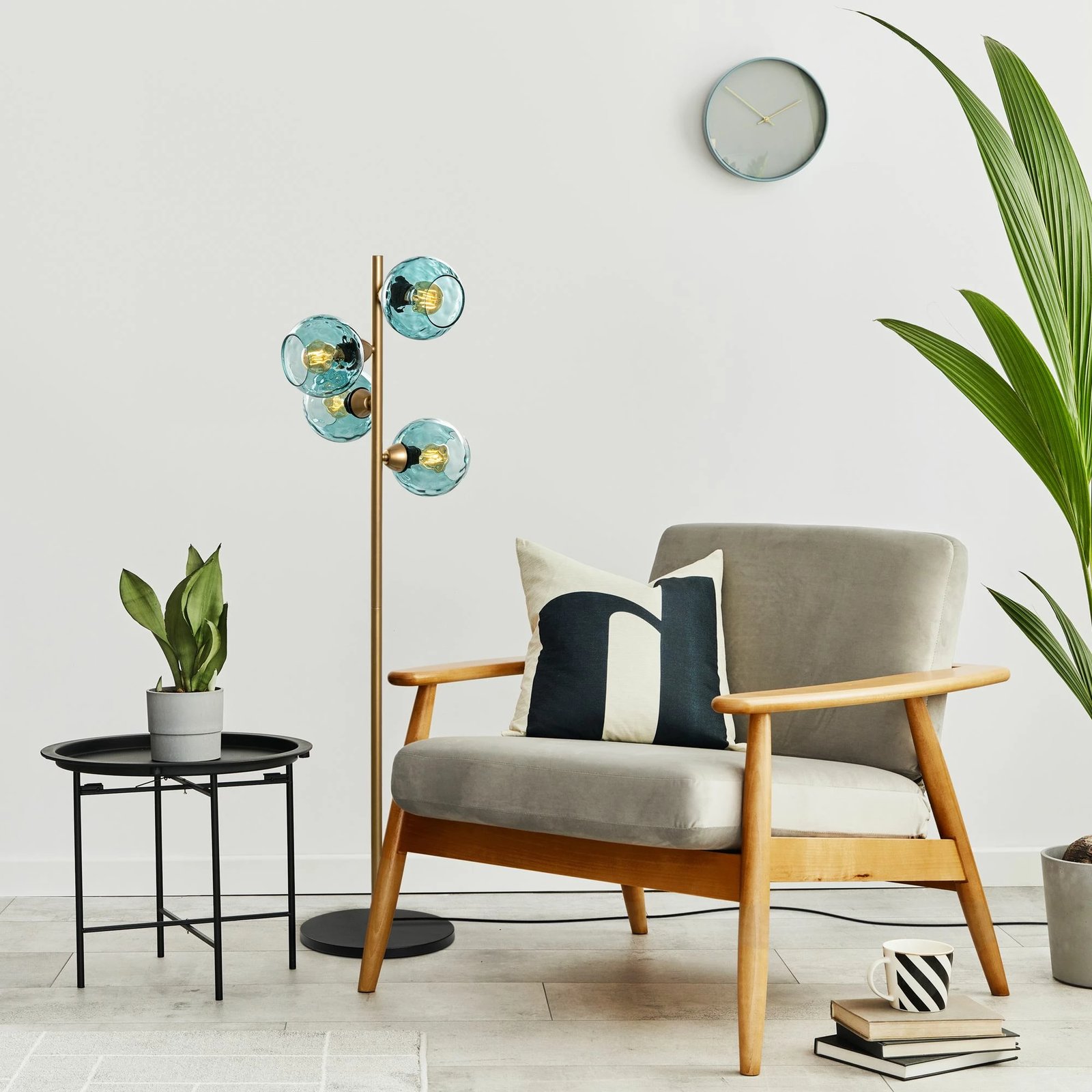 Llambë dyshemeje Opviq, Benek - 15 - 14542, ngjyrë kaltër dhe ari Llambë dyshemeje Opviq, Benek - 15 - 14542, ngjyrë kaltër dhe ari