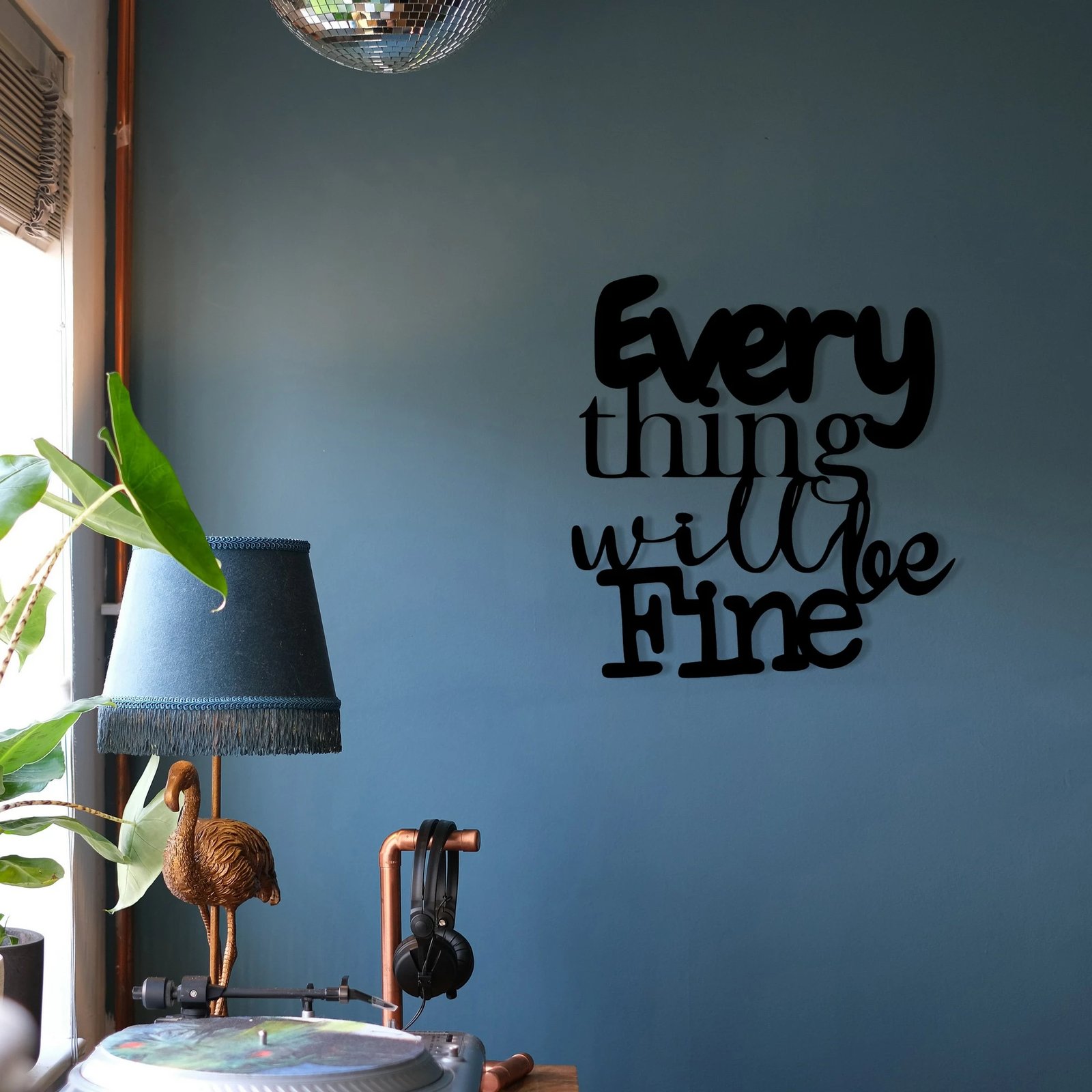 Aksesor dekorativ metalik për mur Wallity, Nueve, ngjyrë e zezë, 51x54cm