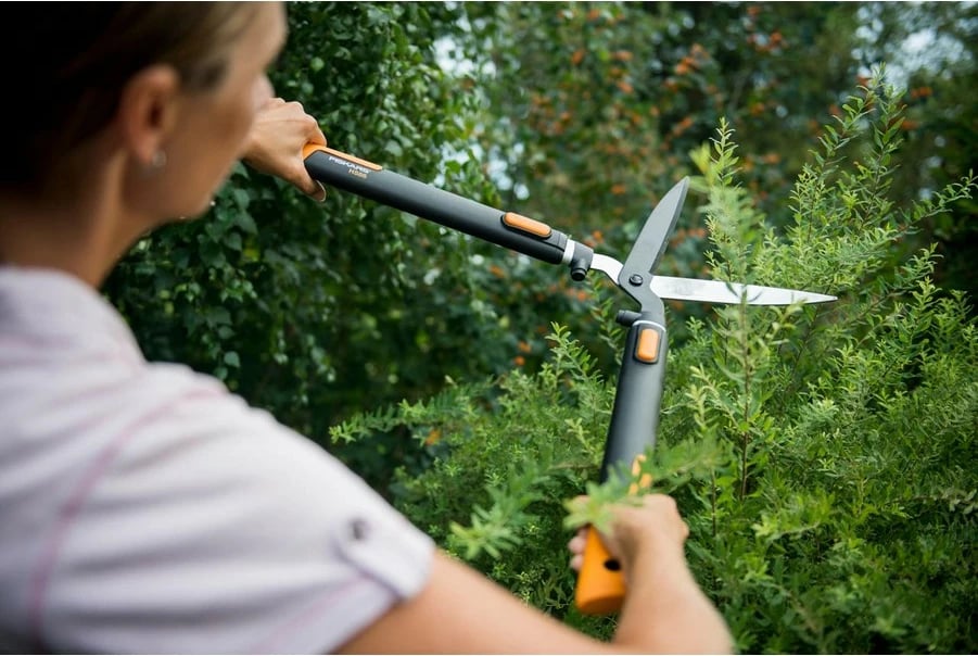 Gërshërë gardhi Fiskars SmartFit HS86, doreza teleskopike, 1.19 kg