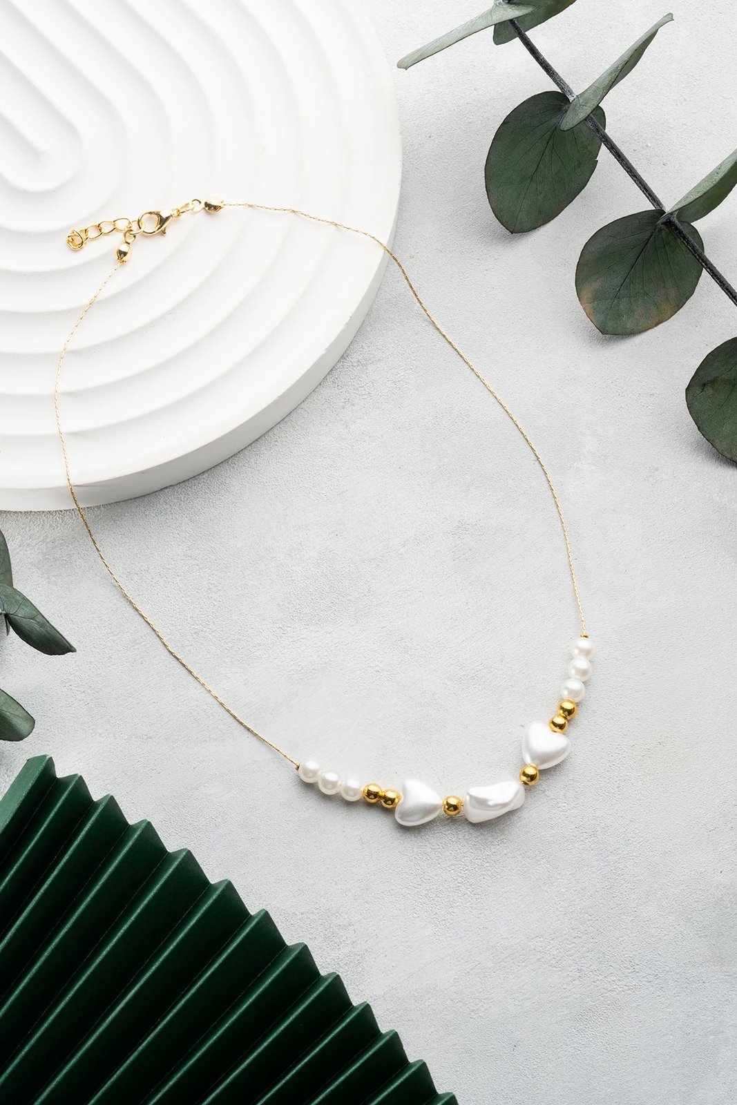 Varëse qafe Jumeon, B237701, ngjyrë ari dhe e bardhë