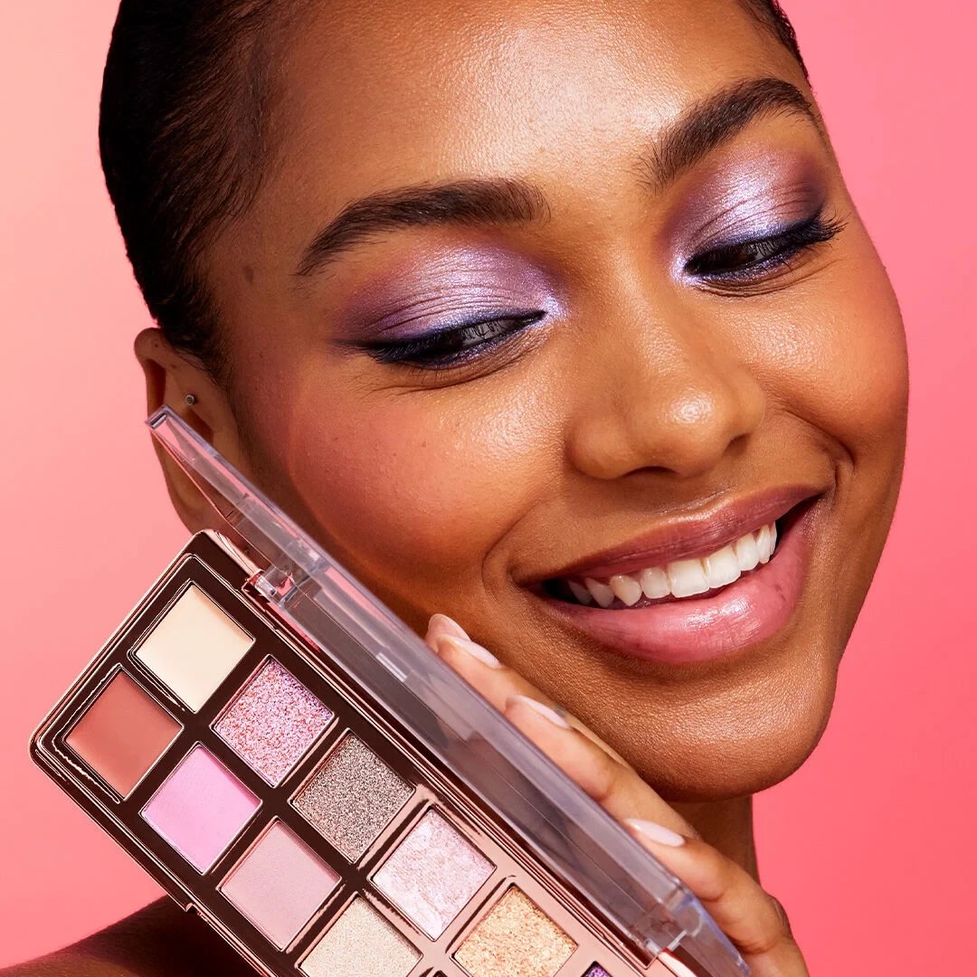 Revolution - The Enchanted Icon Eyeshadow Palette