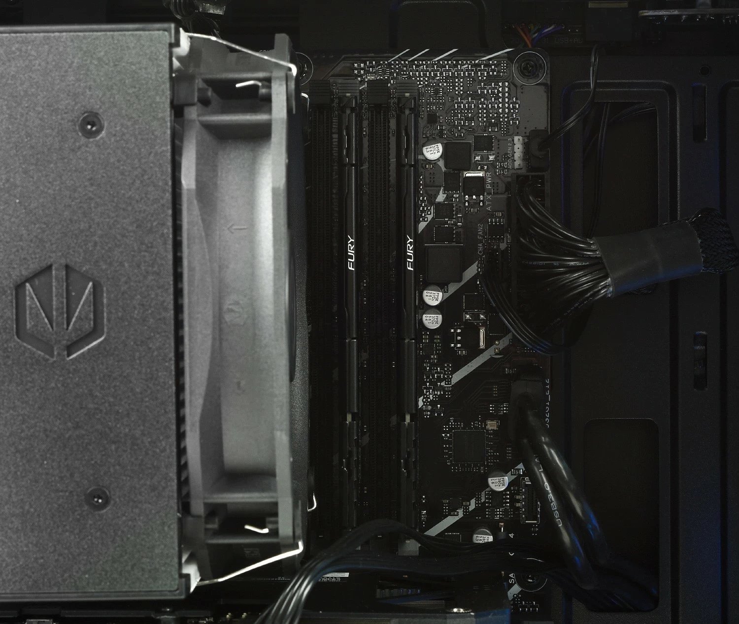 Kompjuter Komputronik Infinity X714 i7, RTX 4060 Ti, 64GB, 2TB, e zezë