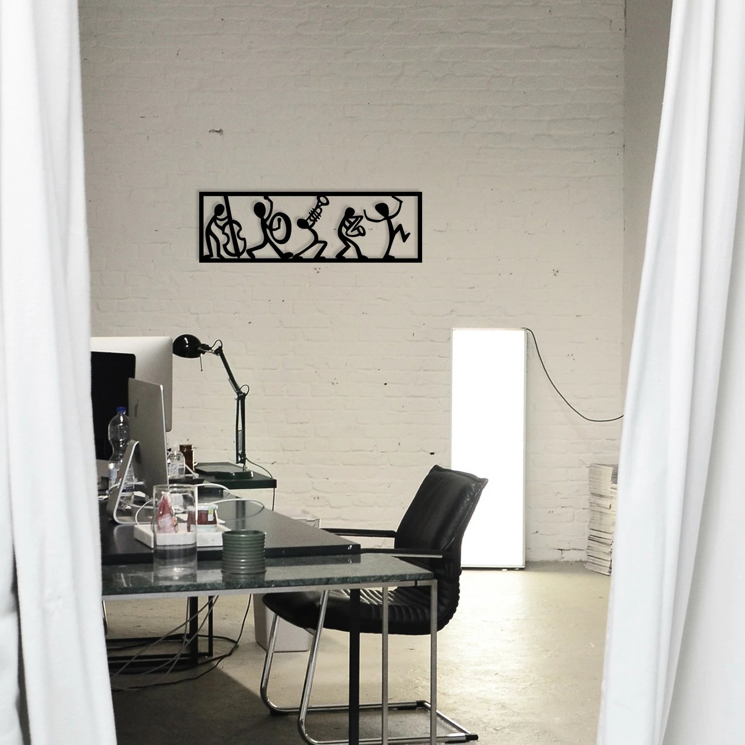 Aksesor dekorativ metalik për mur, Wallity, muzikantë, ngjyrë e zezë, 60x19cm