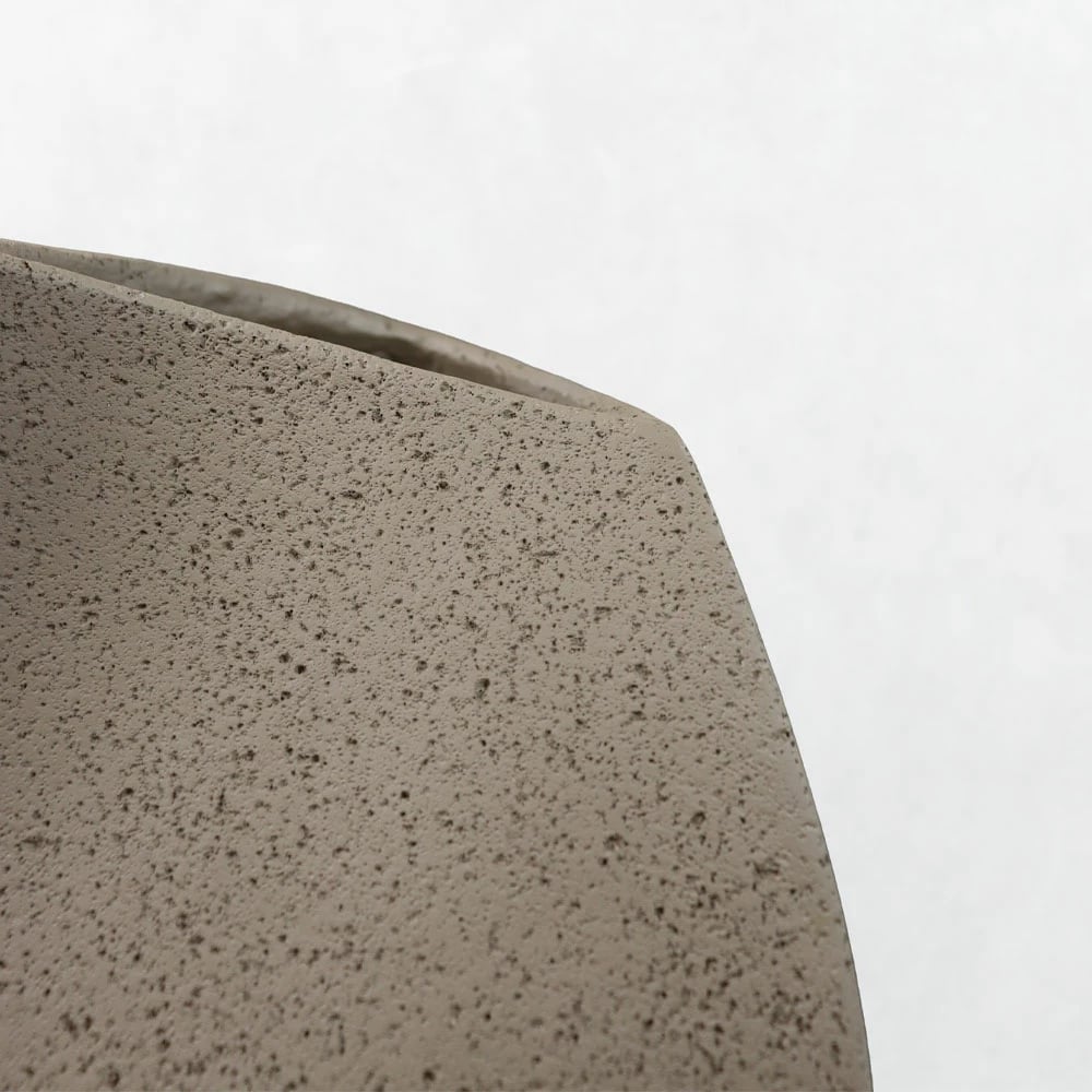 Vazo ELYSE I, ngjyrë kafe, 20x19x28cm, rrëshirë