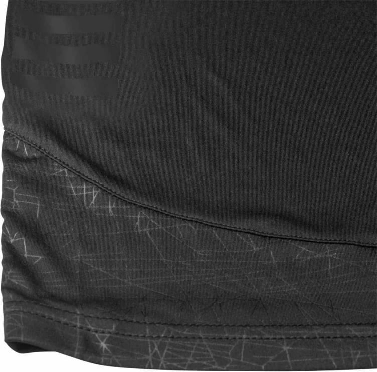 Shorce futbolli Yakimasport, të zeza