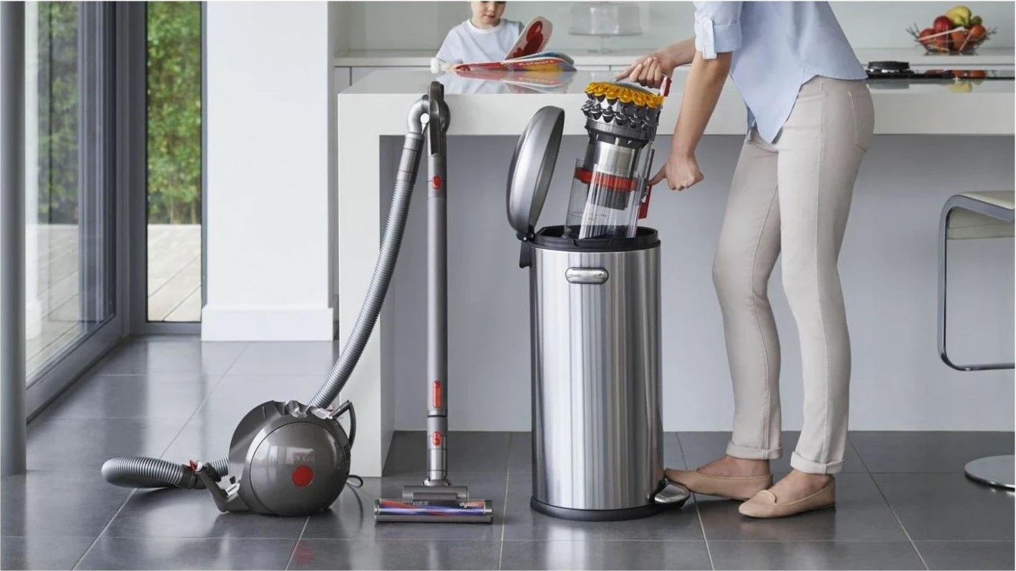 Fshesë me korent Dyson Cinetic Big Ball Multifloor 2, pa qese, argjendtë