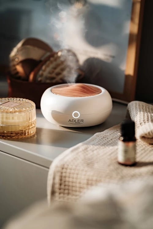 Difuzer arome ultrasonik, Adler, AD 7969, 70 ml, USB 5V, 3-në-1, i bardhë/dru i çelët