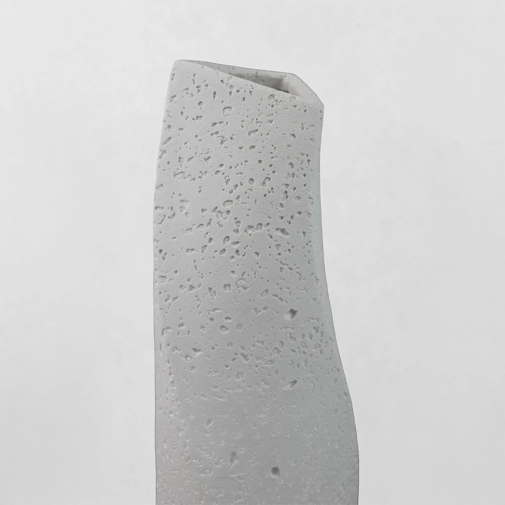 Vazo VOID III, rrëshirë, e bardhë, 16.5x14.5x39cm
