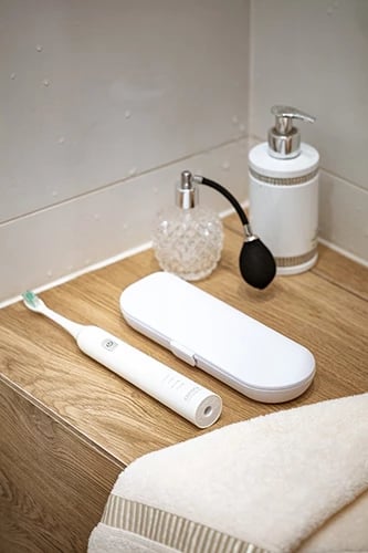 Furçë dhëmbësh sonike, Adler CR 2173, 48,000 vpm, 3 moda, IPX7, 180 min bateri, e bardhë, set me 2 koka + kuti udhëtimi