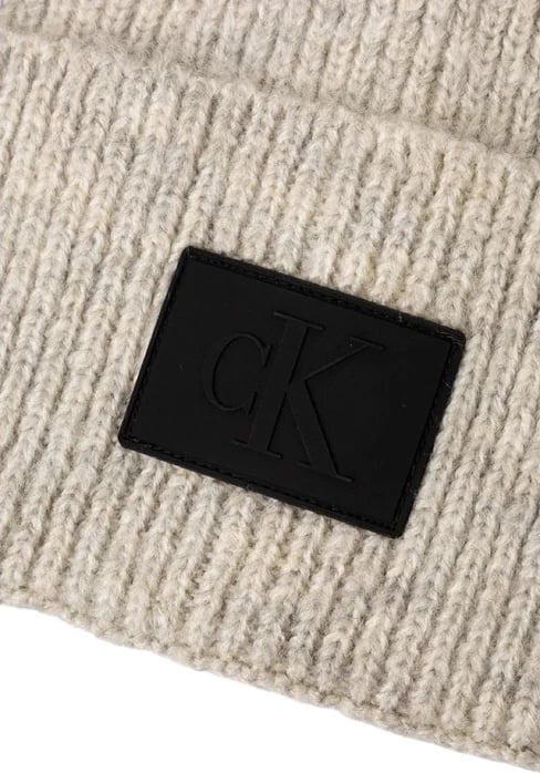 Kapelë Calvin Klein Jeans për meshkuj, gri Kapelë Calvin Klein Jeans për meshkuj, gri