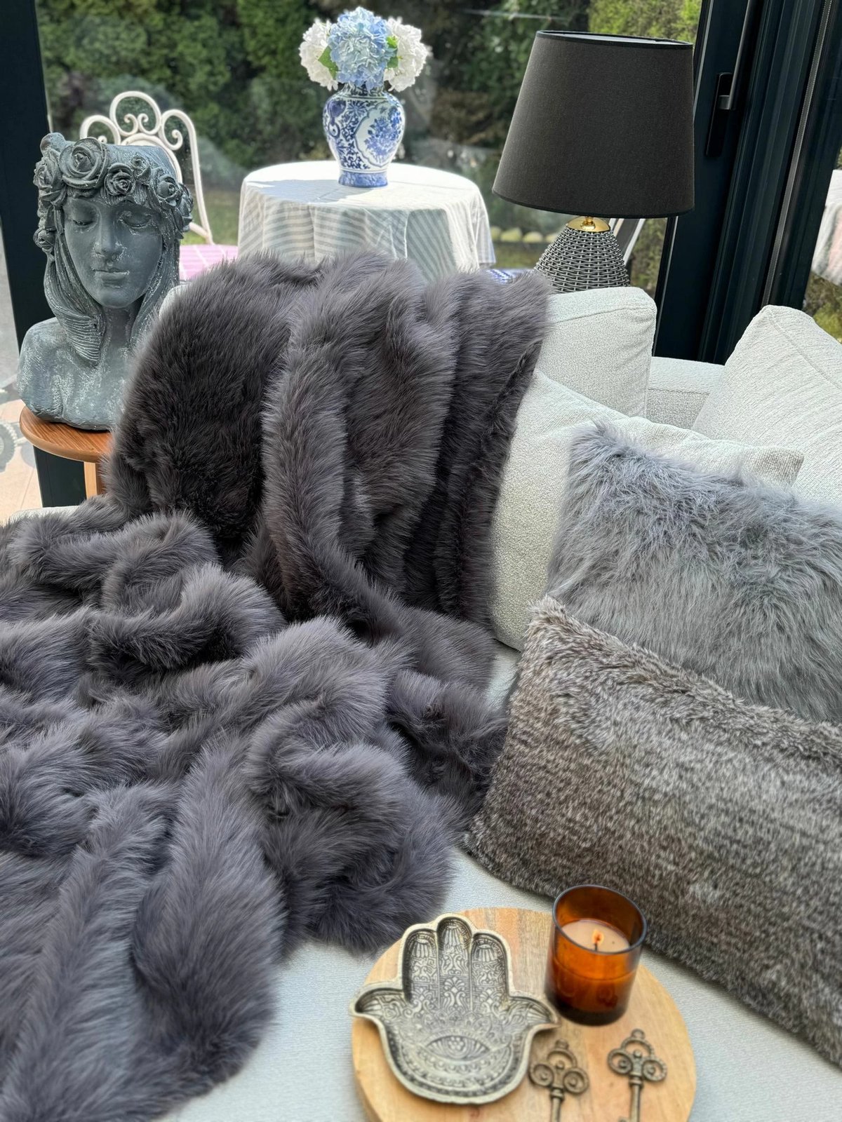 Shall për divan, ngjyrë antracit, Evila Originals, Lolita, 200x75cm