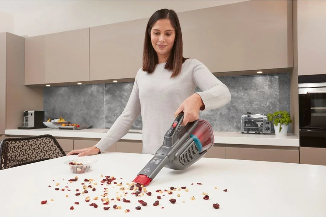 Fshesë elektrike e dorës Black & Decker, 20W Fshesë elektrike e dorës Black & Decker, 20W