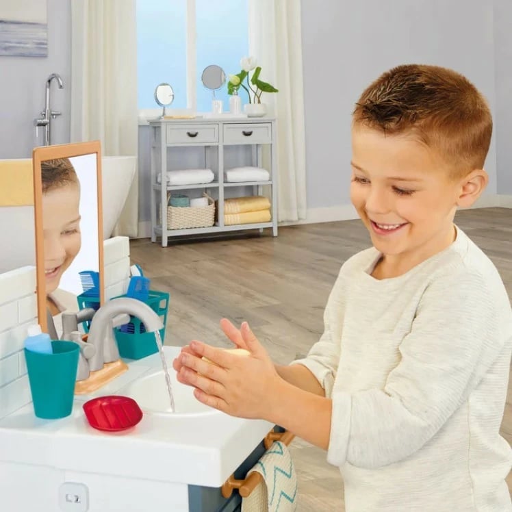 Lavaman lodër Little Tikes First Bathroom Sink me aksesorë, shumëngjyrësh