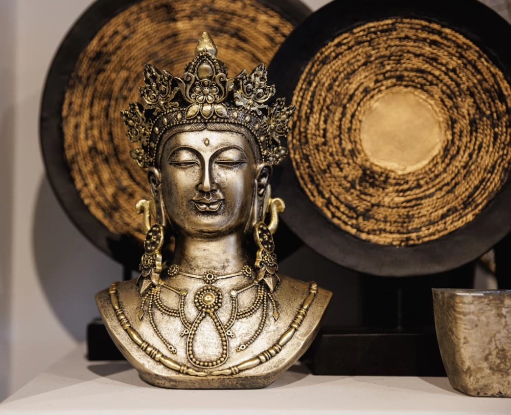 Figurë dekorative hyjneshe, polirezine, ngjyrë ari, 20x12x30cm