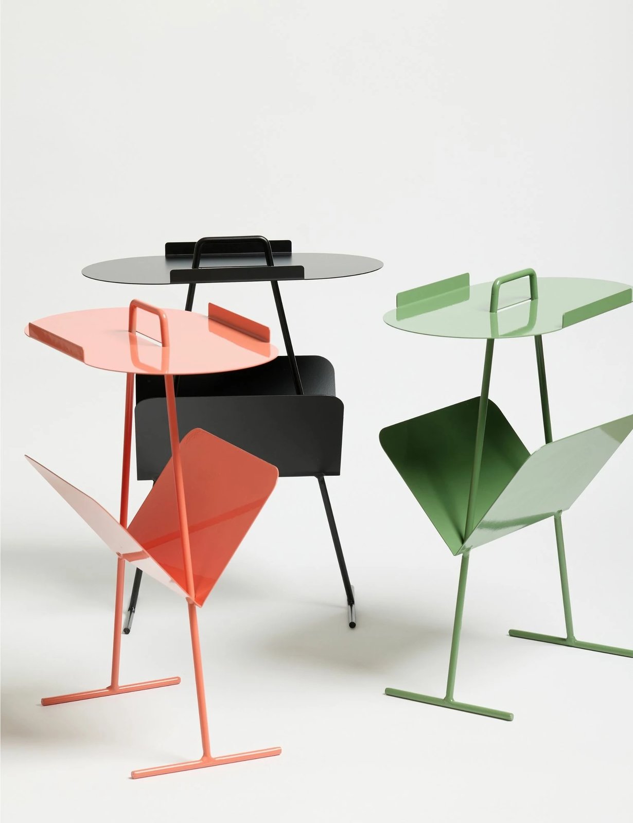 Tavolinë anësore Skye Decor, Goddy, e zezë