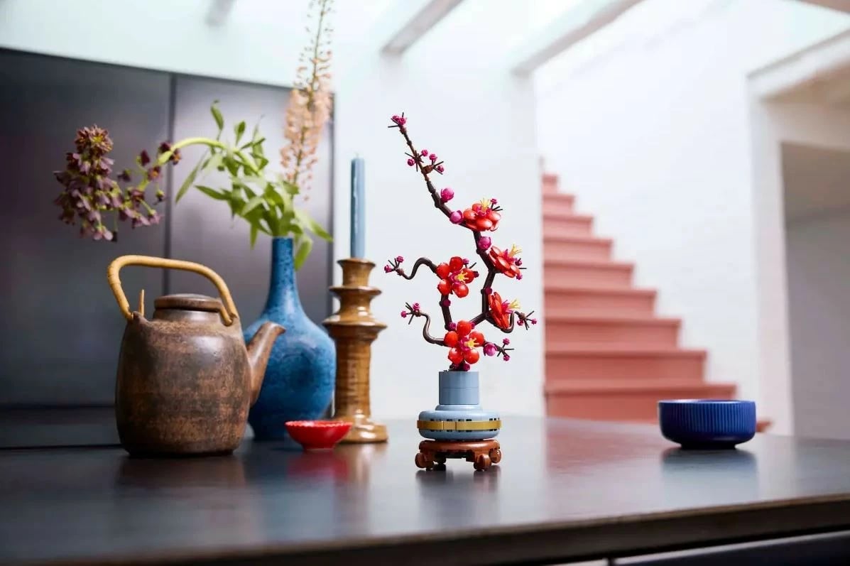 Set ndërtimi LEGO Icons 10369 Plum Blossom, 327 pjesë, dekor për shtëpi/zyrë