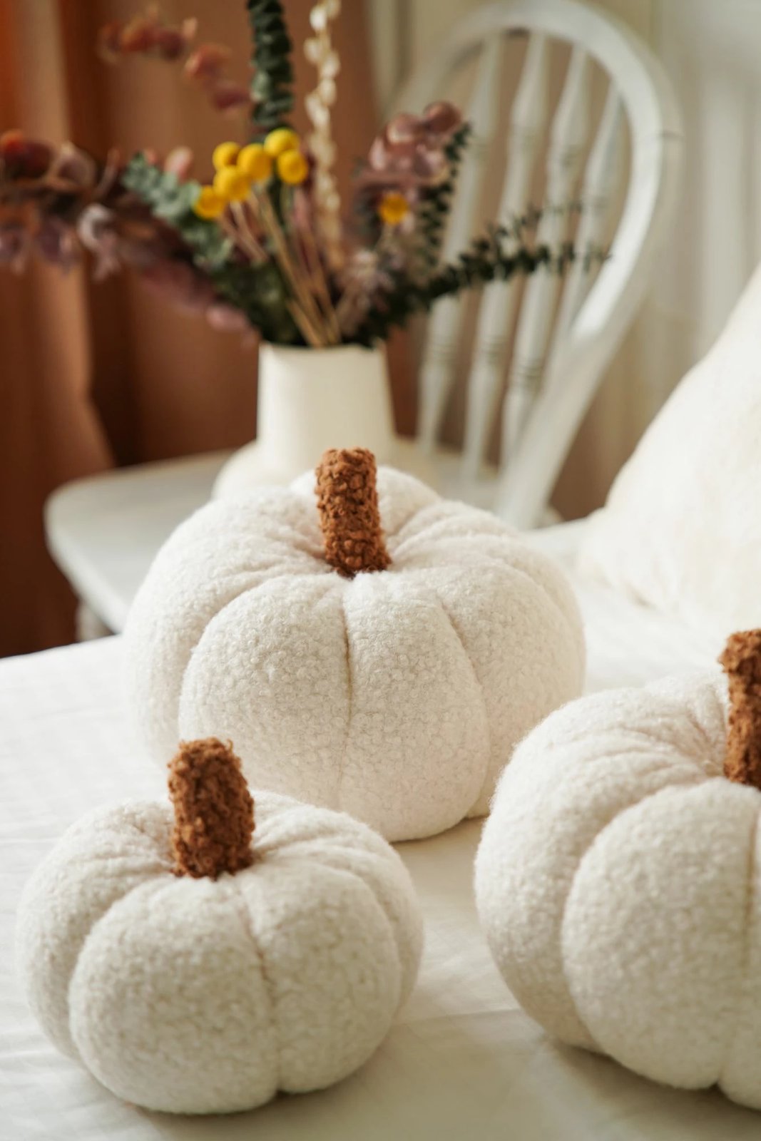 Jastëk dekorativ Bal Kabagi i vogël, ngjyrë e bardhë