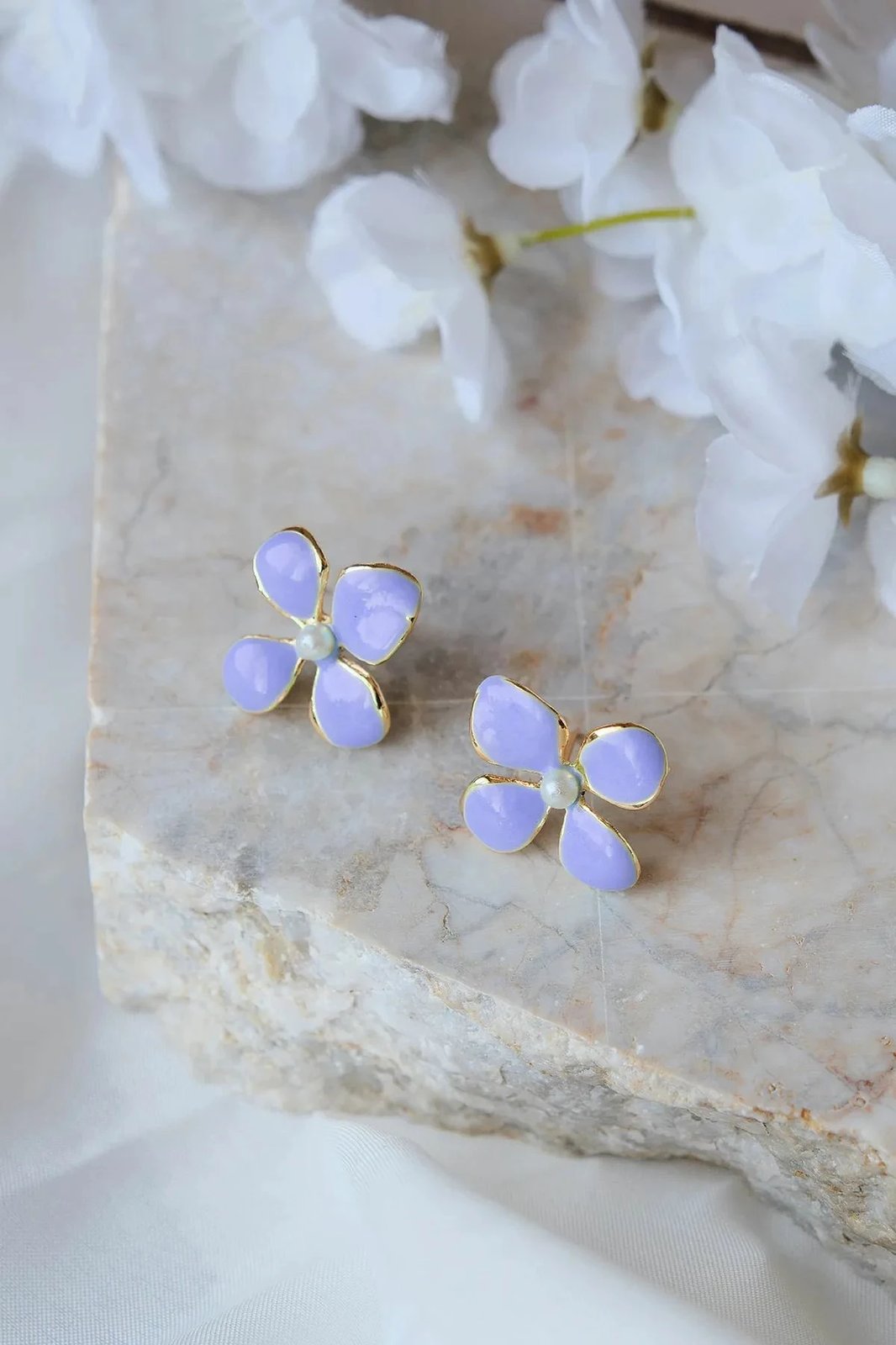 Vath floriri me zirkon, Jumeon, Mor-İnc-Sdfkup