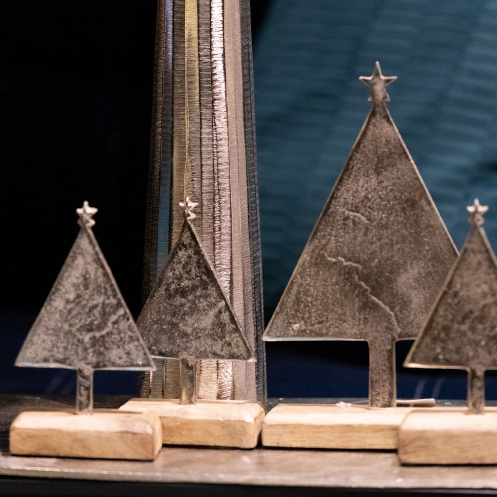 Dekoratë pemë Krishtlindjesh FELIZ, dru dhe alumin, argjend/natyrale, 11x6x18cm Dekoratë pemë Krishtlindjesh FELIZ, dru dhe alumin, argjend/natyrale, 11x6x18cm