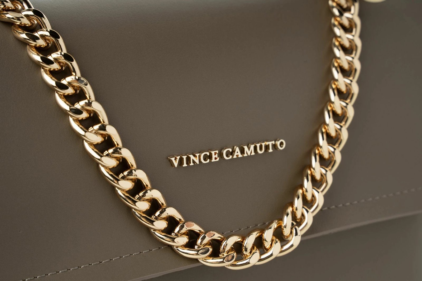 Çantë krahu Vince Camuto, Sorrento, ngjyrë mink e errët