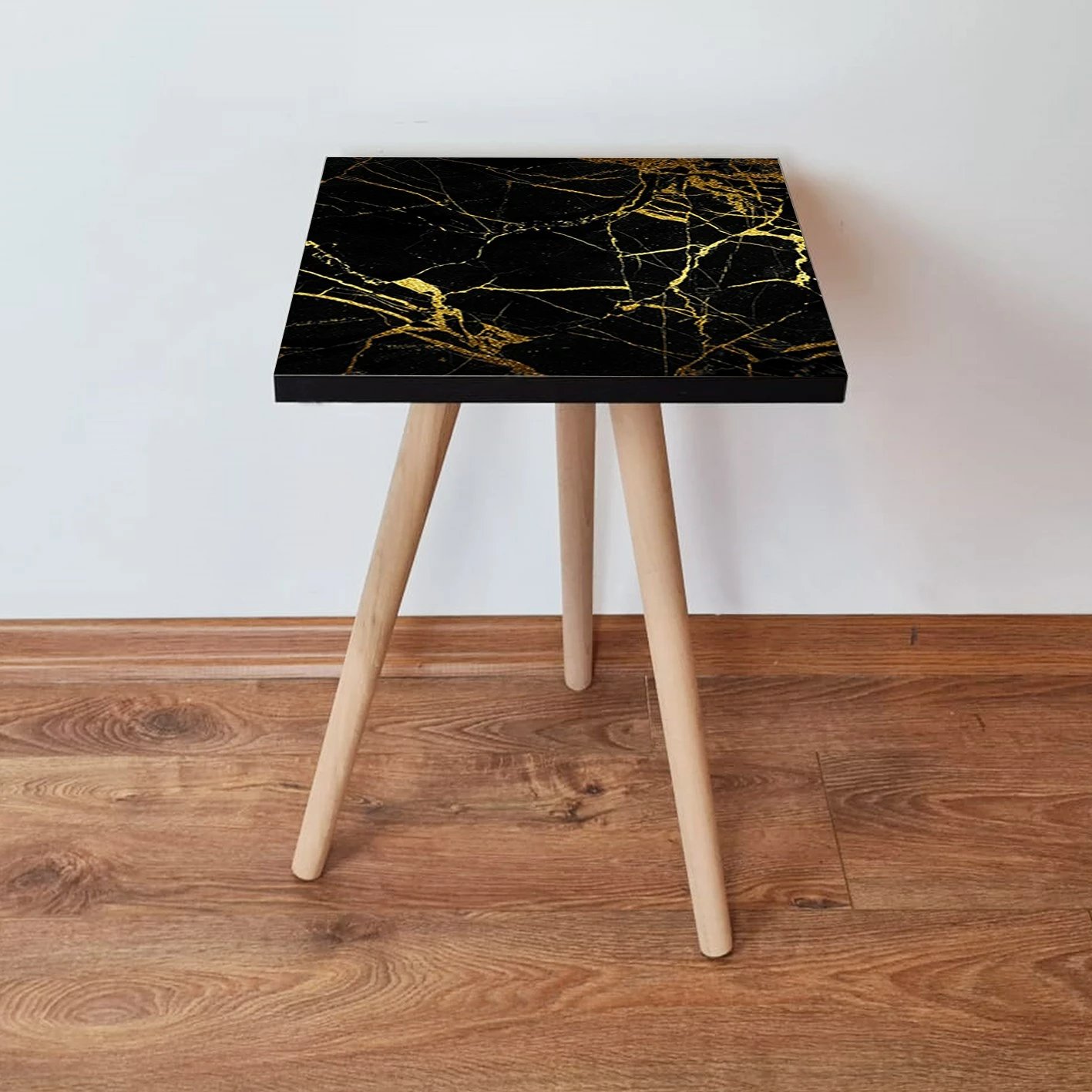 Tavolinë anësore Skye Decor, e zezë dhe ari, Shp184