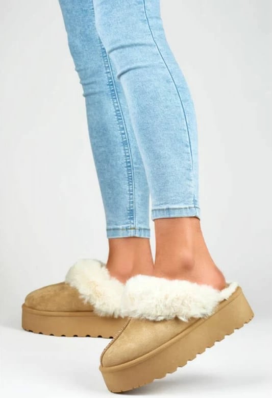 Papuqe platforme për femra Yakimasport 81366-4-KH, bezhë