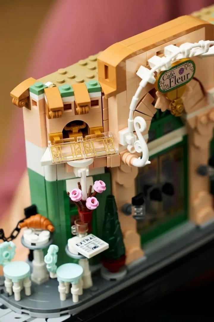 Set LEGO ICONS 10362 French Café