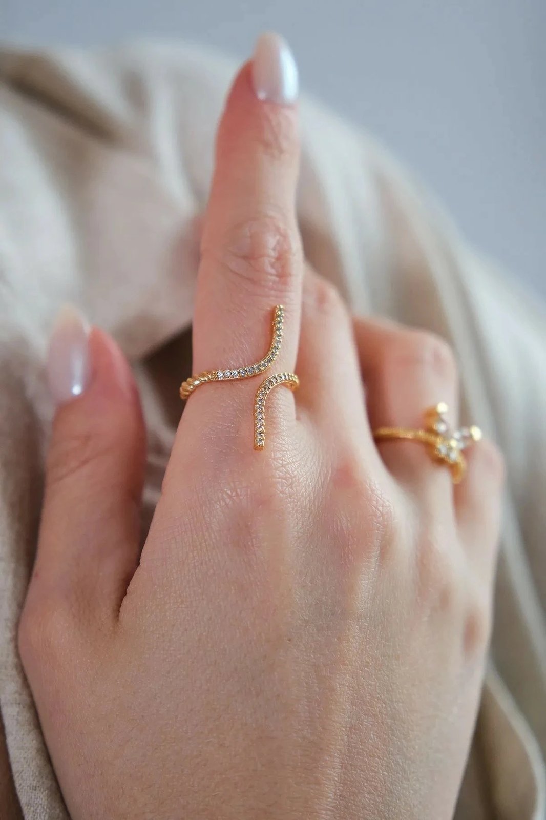 Unazë Jumeon, ngjyrë ari, set prej 2 copash, me gur zirkoni