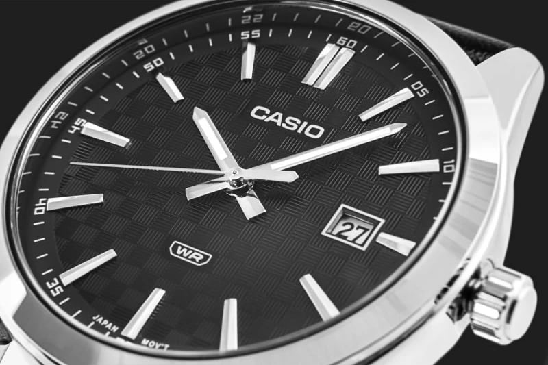 Orë dore për meshkuj CASIO, e zezë