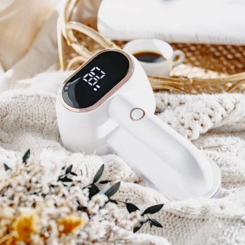 Makinë heqëse pushash Adler AD 9622, dy koka, LCD, 3 shpejtësi, depozitë 140 ml, bateri 1800 mAh, USB-C, e bardhë me ari