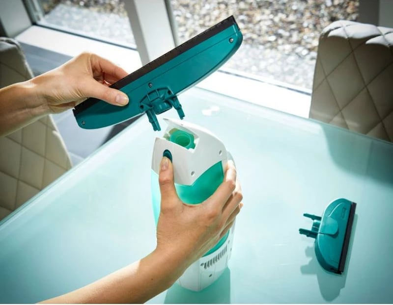 Set pastrues dritaresh me vakum, Leifheit Dry & Clean 51016, grykë 17 cm + bisht 43 cm, bateri Li-Ion 38 min, bardh e gjelbër