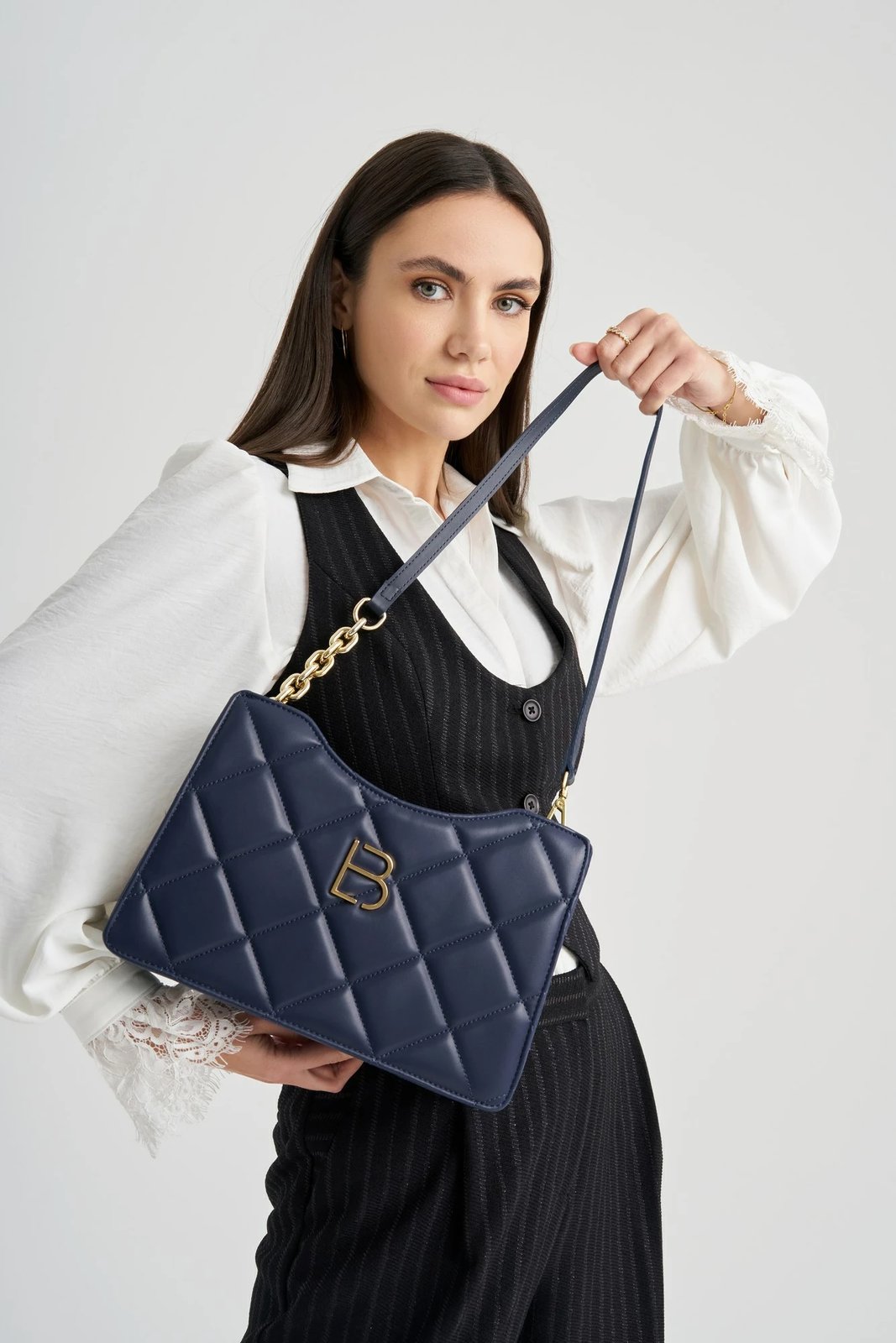 Çantë shpatull për femra, ngjyrë kaltër e errët, Lucky Bees, 410