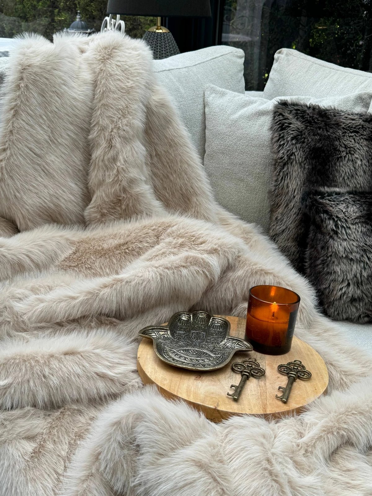 Shall për divan, ngjyrë bezhë, Lolita, 150x100 cm