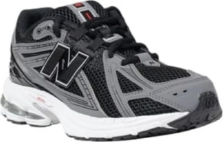 Atlete femra New Balance, të zeza