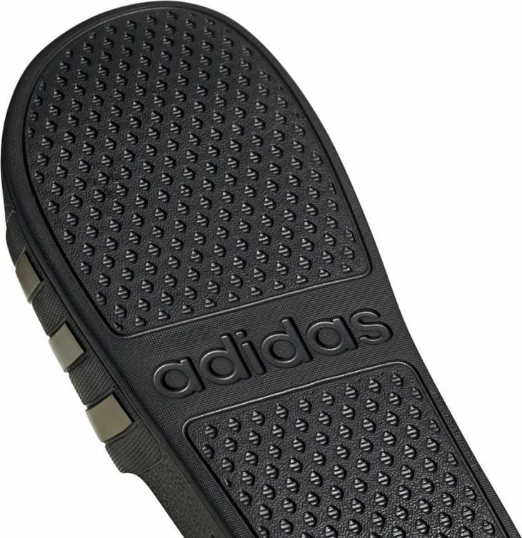 Shapka për meshkuj dhe femra adidas, të zeza me ari