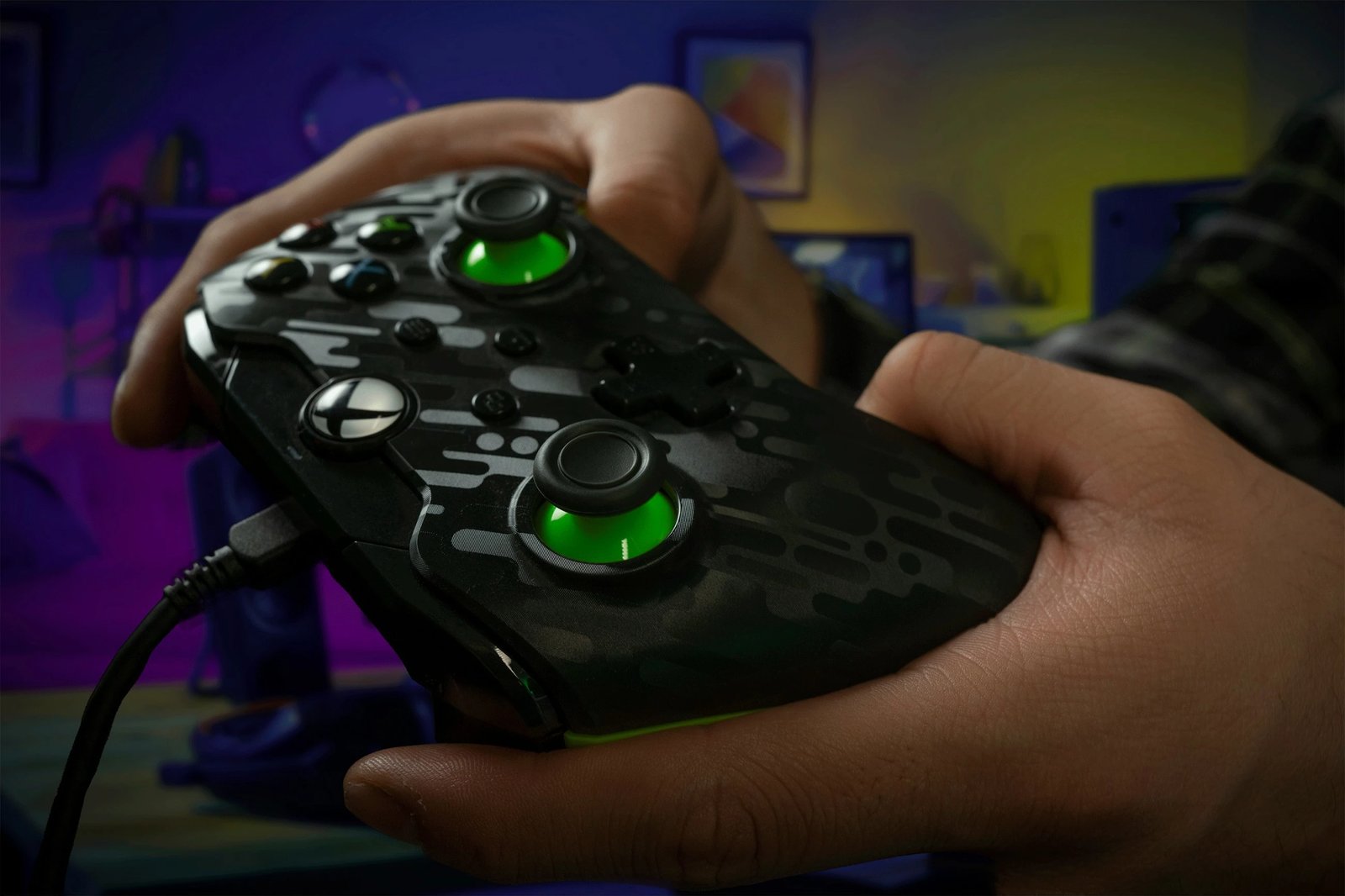 Gamepad PDP Neon Carbon, Xbox, Windows 10/11, Wired, USB, Karbon, Gjelbër Gamepad PDP Neon Carbon, Xbox, Windows 10/11, Wired, USB, Karbon, Gjelbër