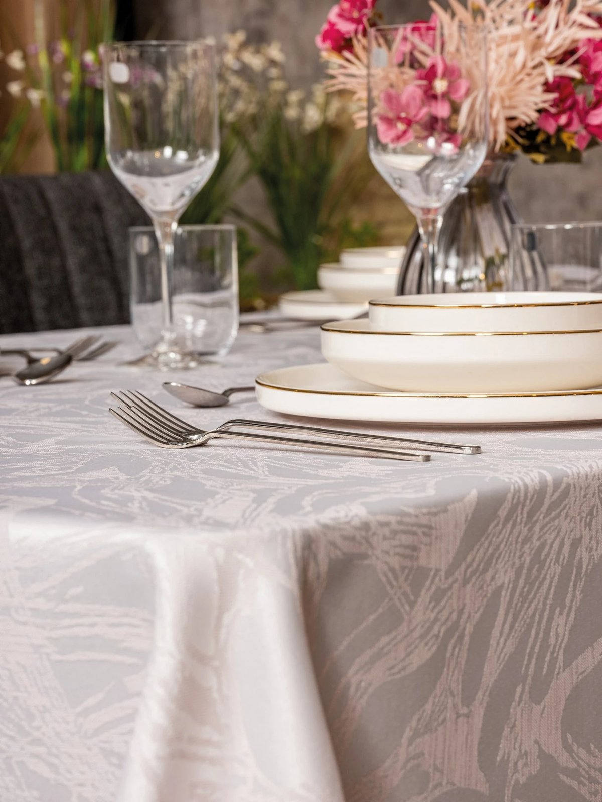 Mbulesë tavoline L'essentiel, Lavinia 220, ngjyrë livando Mbulesë tavoline L'essentiel, Lavinia 220, ngjyrë livando