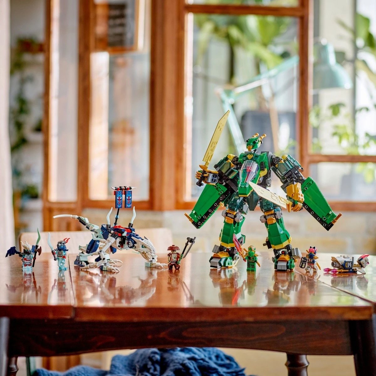 Set LEGO Ninjago Fire Jet Lloyd Mech 71845, 1112 pjesë, për fëmijë 9+