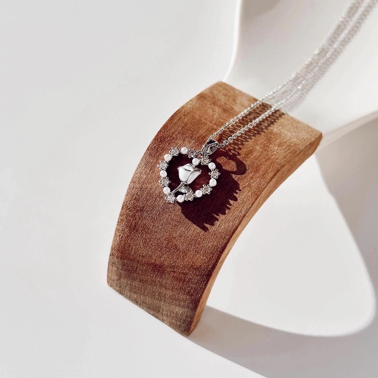 Varëse çeliku Jumeon, Romantica gri