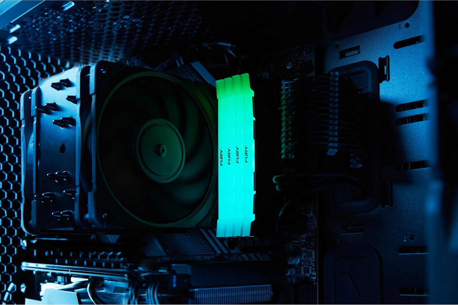 RAM Memorje Kingston FURY Renegade RGB 64GB (4x16GB) 3600MT/s DDR4 RAM Memorje Kingston FURY Renegade RGB 64GB (4x16GB) 3600MT/s DDR4