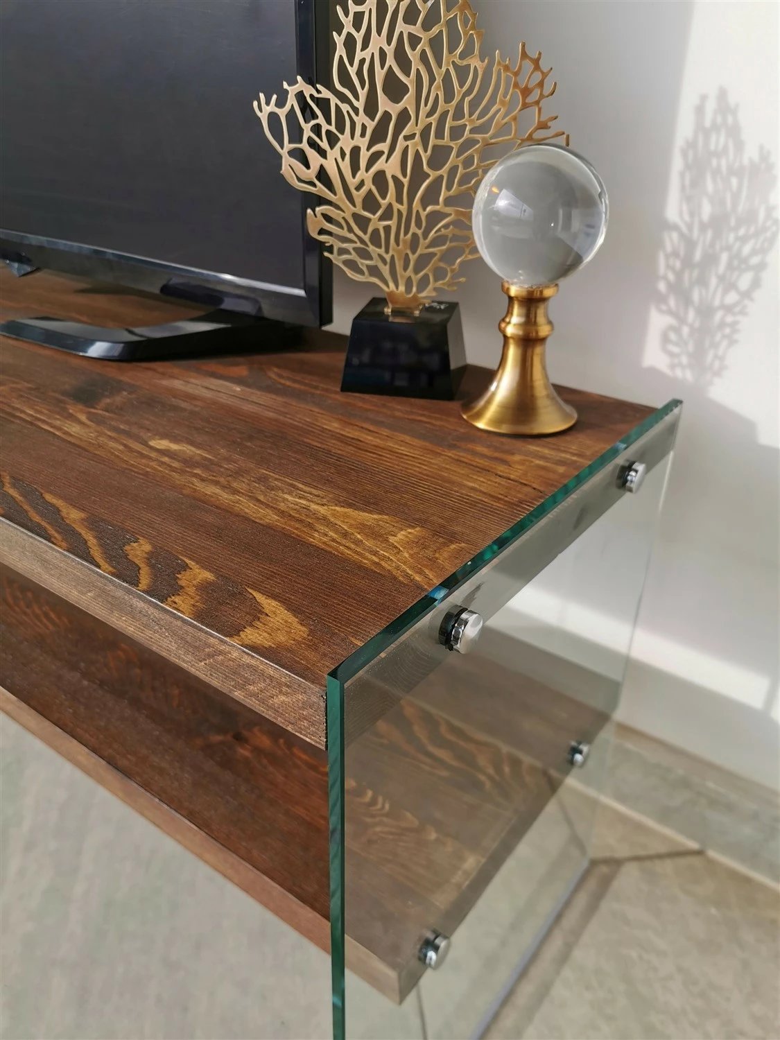 Set për TV, dru pishe, xham i temperuar, ngjyrë arre, Skye Decor, TV105