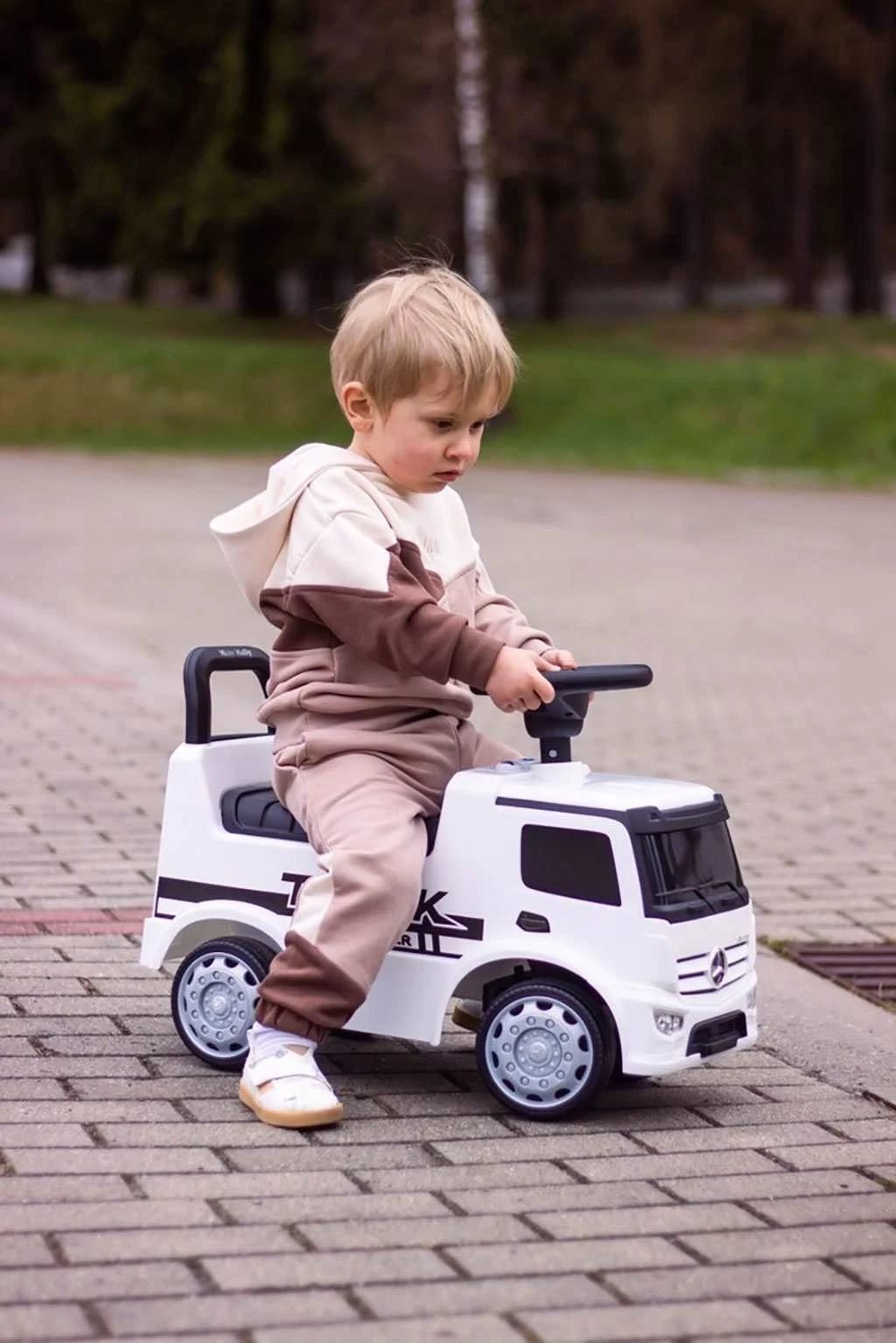 ride-on kamion policie për fëmijë, Milly Mally Mercedes Antos, drita e tinguj, 12–36 muaj, blu