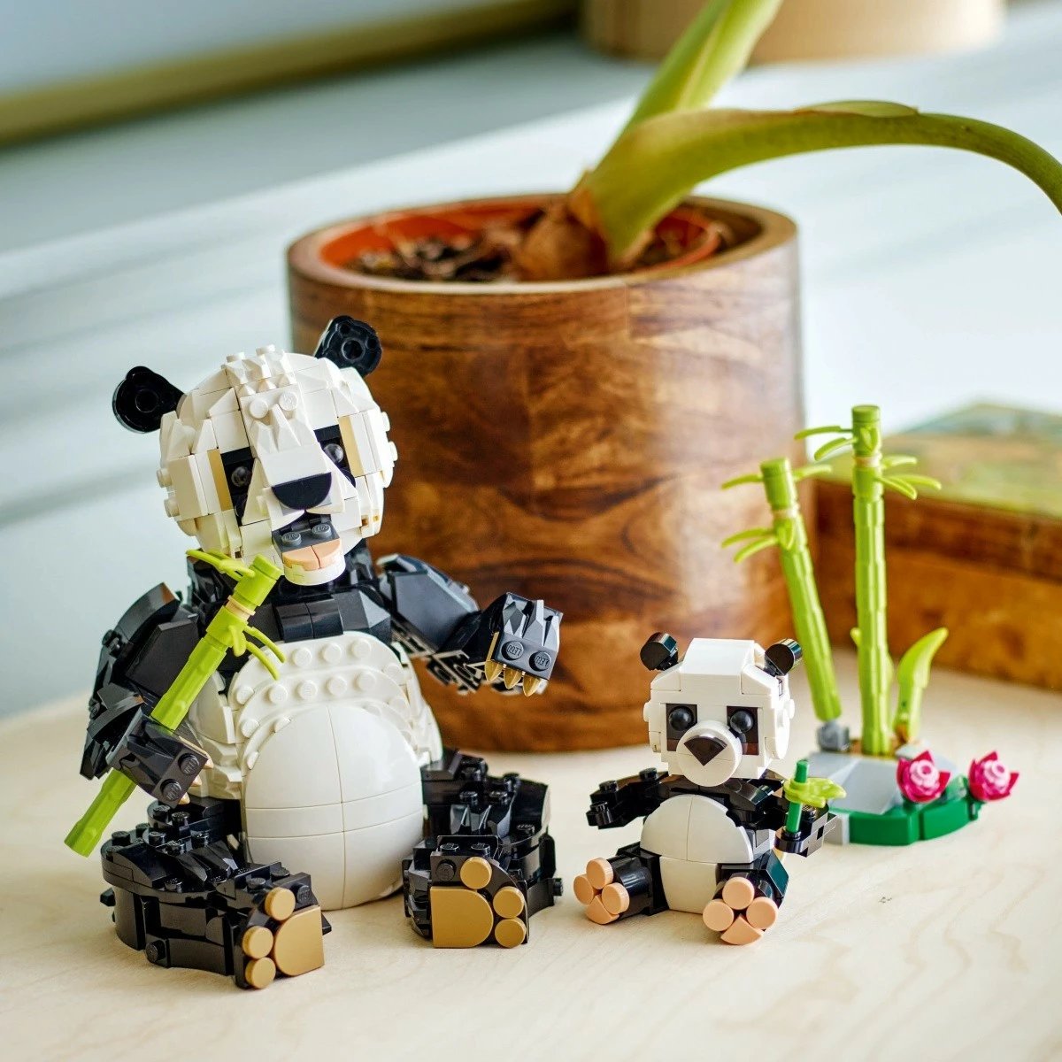 Set lodrash LEGO Creator 31165 Wild Animals: Panda Family, 626 pjesë, plastikë