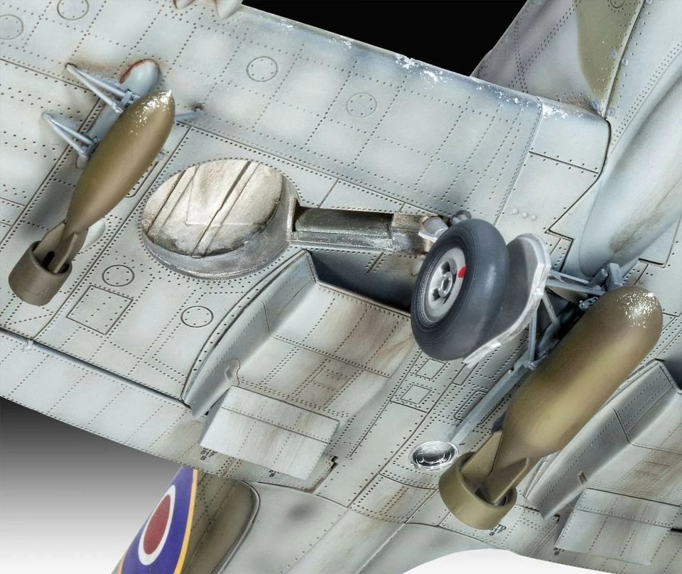 Model aeroplani Revell Spitfire Mk.IXC 1:32, 154 pjesë, plastik Model aeroplani Revell Spitfire Mk.IXC 1:32, 154 pjesë, plastik
